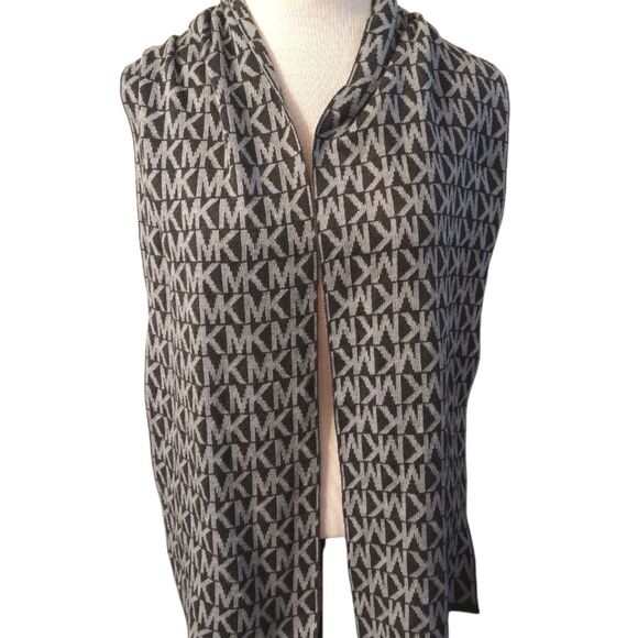 Michael Michael Kors Signature Logo Scarf - Picture 3 of 5